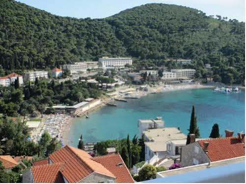 And Zora Dubrovnik